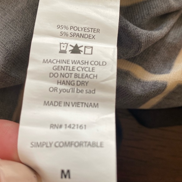 LuLaRoe “IRMA” HIGH-LOW TUNIC OVERSIZED TOP SIZE MEDIUM 🌟NWT🌟 - Picture 9 of 11